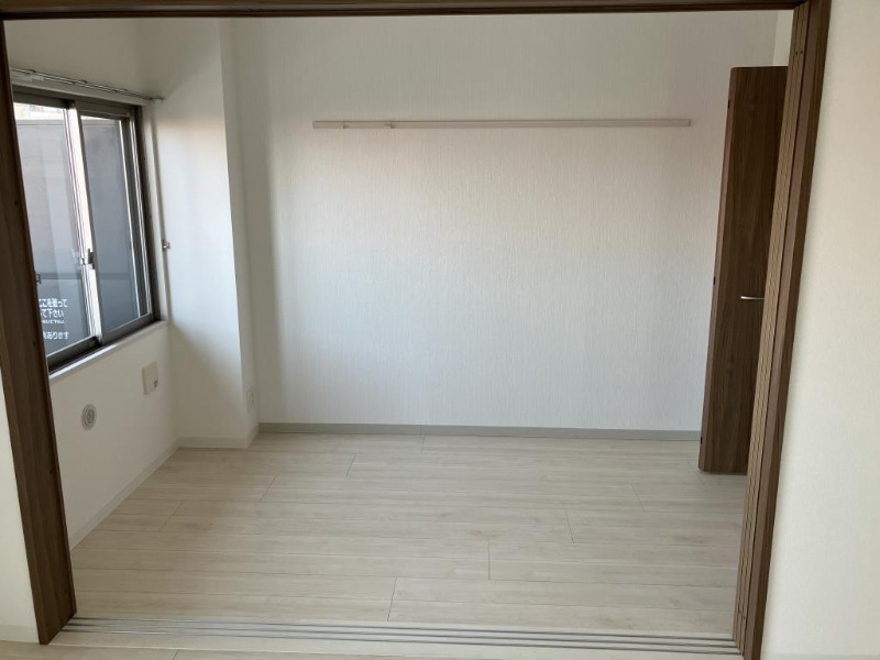 こちらは寝室にいかがでしょうか？？