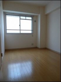 6.6帖のの広い洋室になります