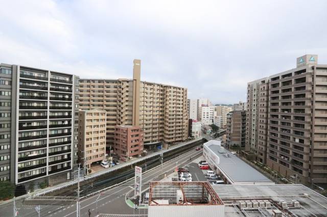 バルコニーからの眺めはこちらで