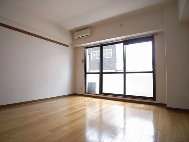 日当たりの良い洋室です