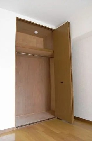 洋服も沢山収納できます