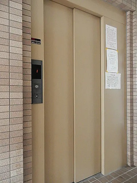 エレベーターは助かります