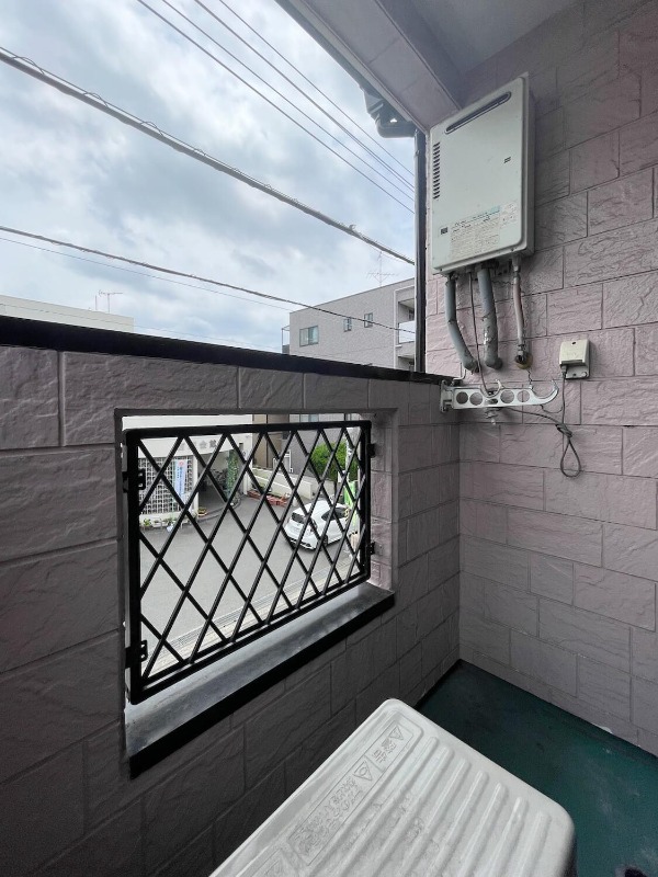 バルコニーで洗濯物も干せます