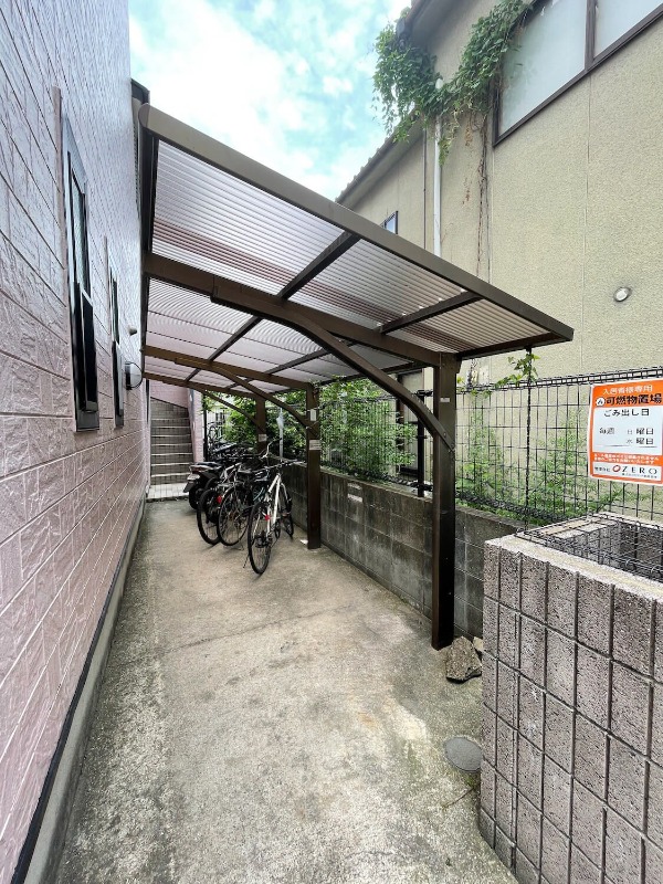 自転車はこちらどうぞ