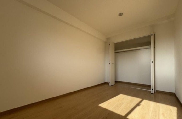 各洋室に収納があります