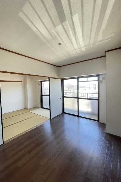 バルコニー側から日が入ります