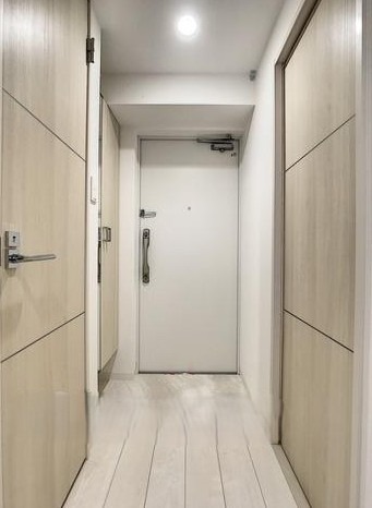 玄関はこのようになっています。