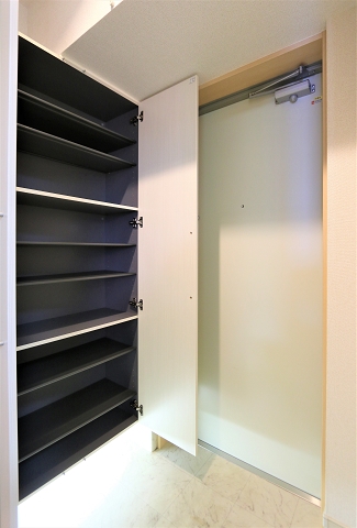 大きなシューズボックス