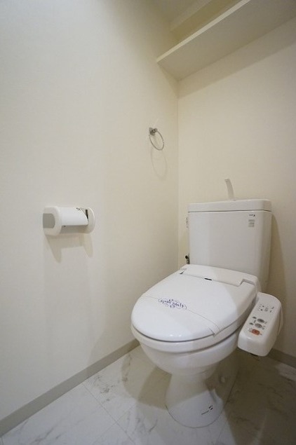 温水便座付きです。