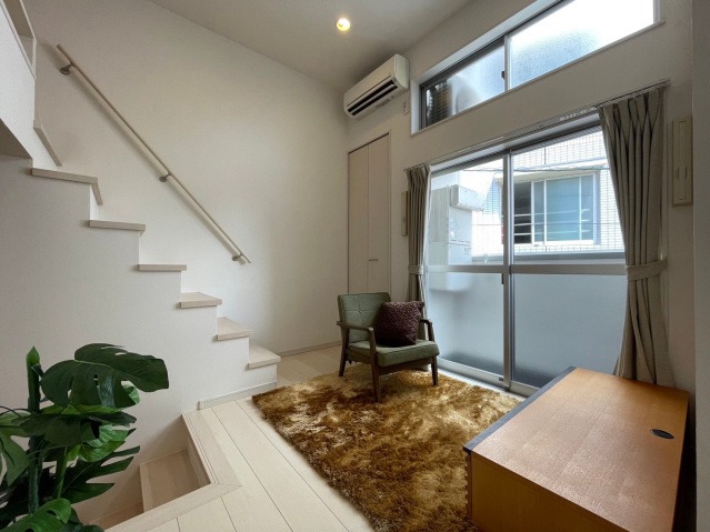 家具の配置がしやすいリビングですね