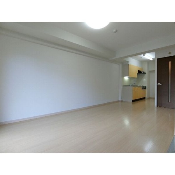 13帖の広々リビングです