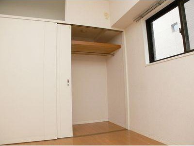 広々とした収納でお荷物が多い方でも安心