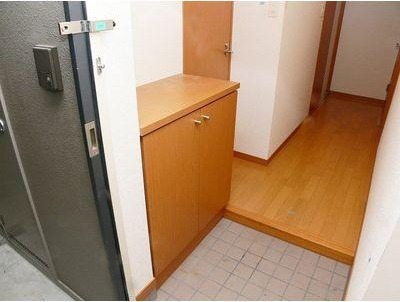 お履物はこちらへ