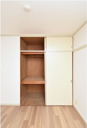 お洋服が多い方でも安心の収納力