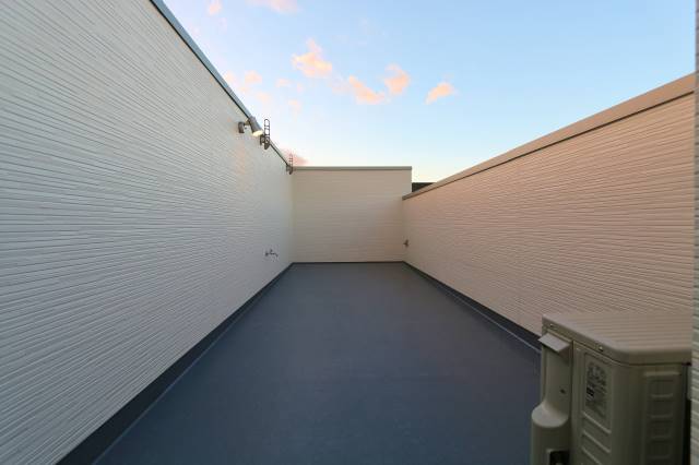 広々ルーフバルコニー付き