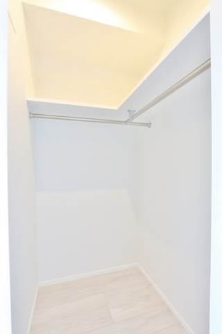 荷物の多い方でも安心のウォークインクローゼット完備です