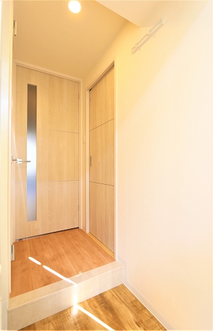 開放感のある明るい玄関ですね