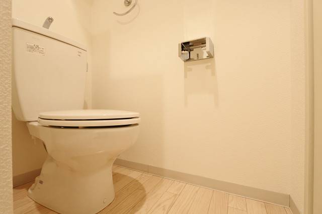 サービス設置で温水洗浄便座付いています