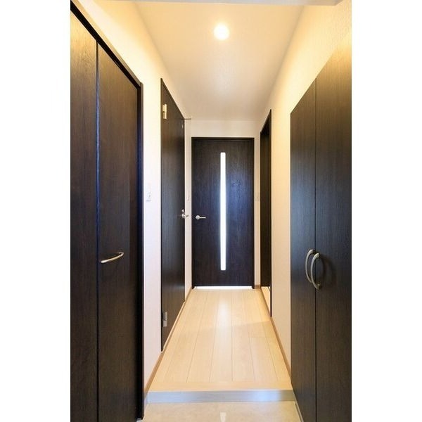 明るい玄関でお出迎え