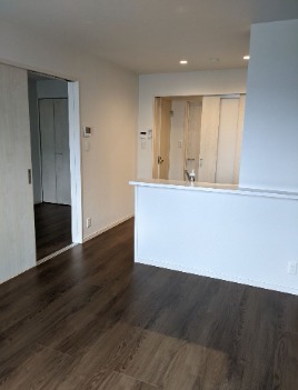 広々リビングでゆっくり過ごせます