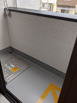 天気のいい日はこちらで洗濯物を干せます