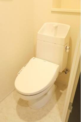 温水便座付きです。