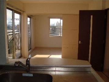 こちらは寝室にぴったりの洋室です