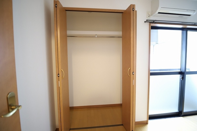 お荷物はこちらへ。