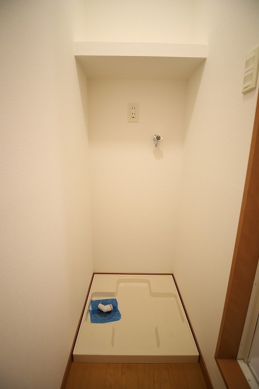 室内洗濯機置場完備。