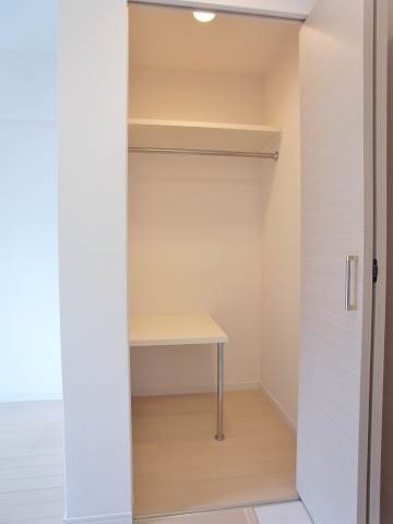 お洋服が多い方でも安心の収納力