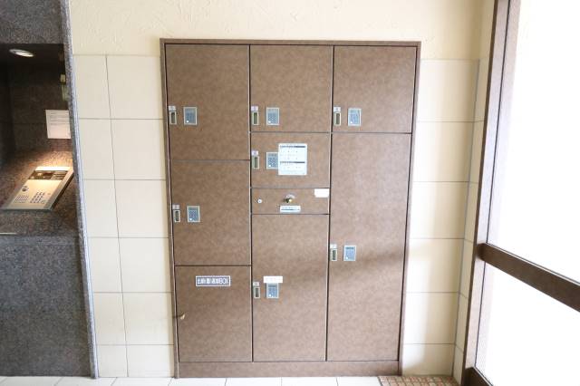 不在の際も受け取りできる宅配BOX