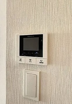 モニター付きインターホンで安心です