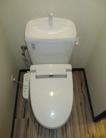 ウォシュレットつきです。