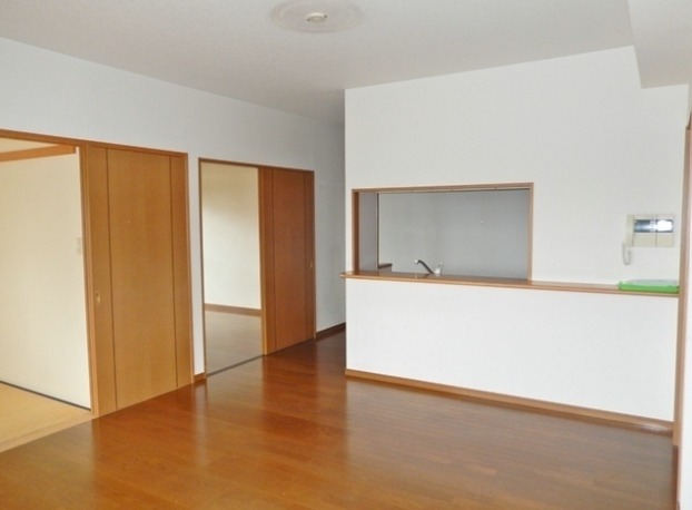 ゆったり過ごせそうなリビングですね