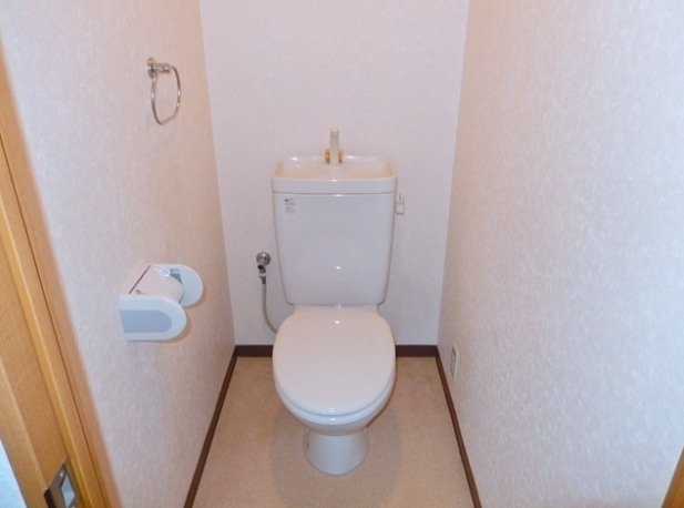 清潔感のあるトイレですね