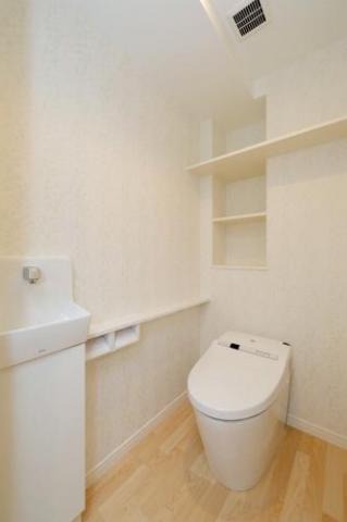 清潔感のあるトイレです