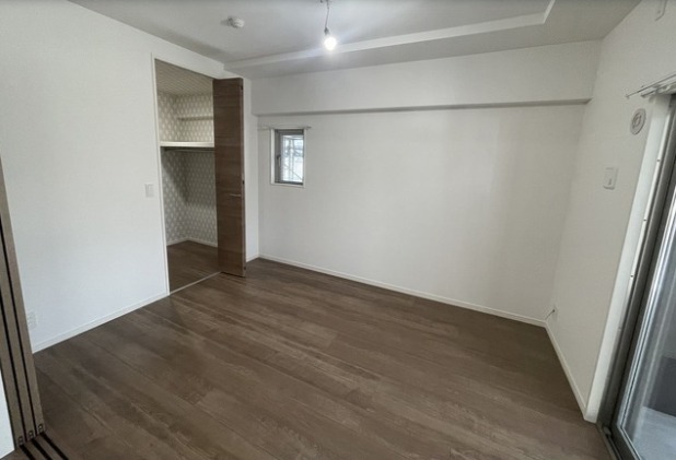 明るい洋室は寝室にピッタリ