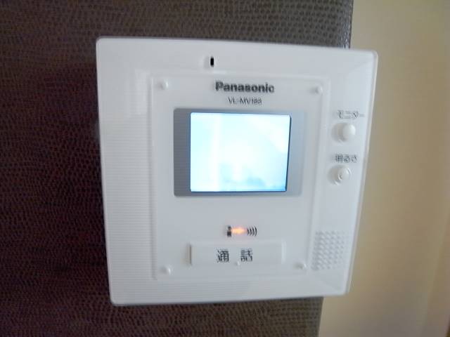安心のTVモニター付きインターホンです