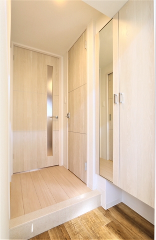 開放感のある明るい玄関ですね