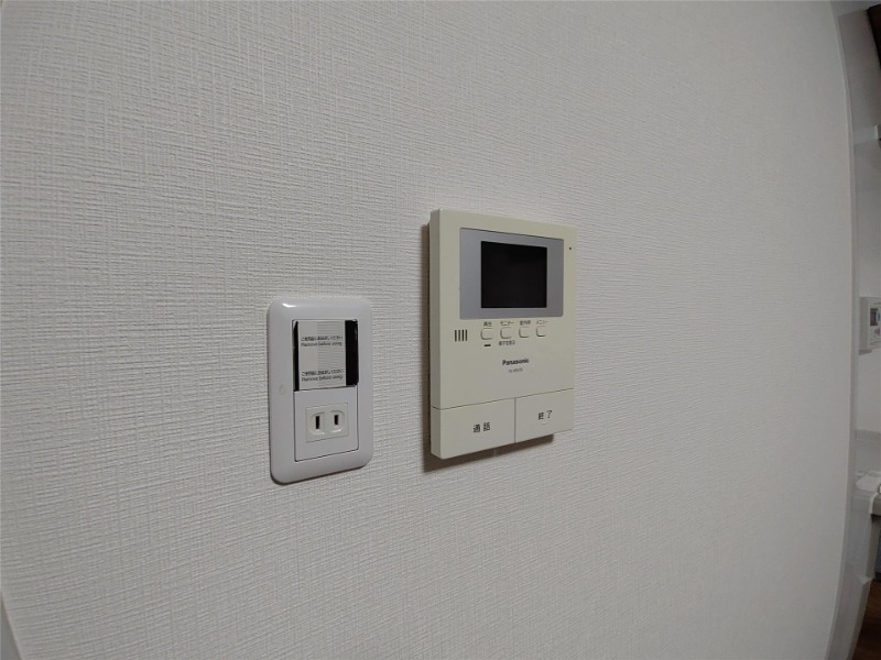 モニター付きインターホンで安心です