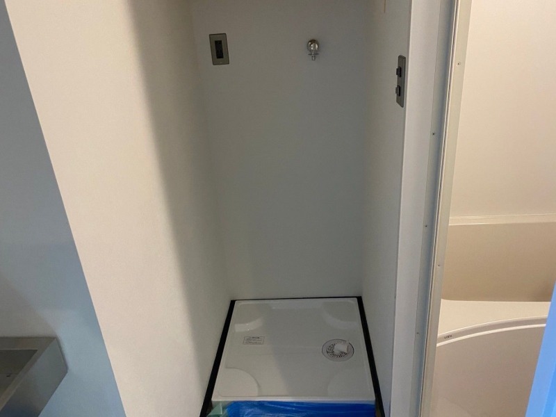 室内に洗濯機置くことが出来ます。