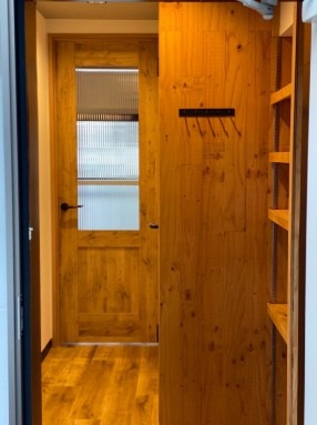 こちら玄関となっております。