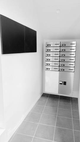 宅配ボックスあります。