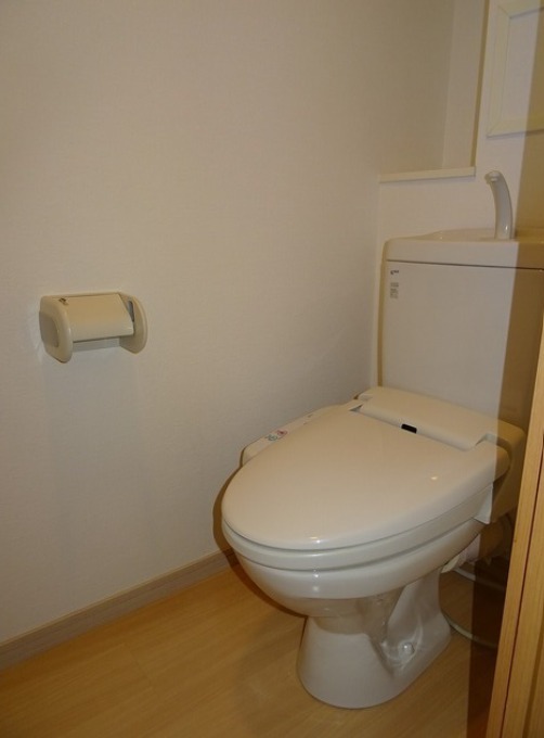 温水便座付きです。