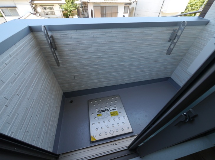 防犯シャッターついてます