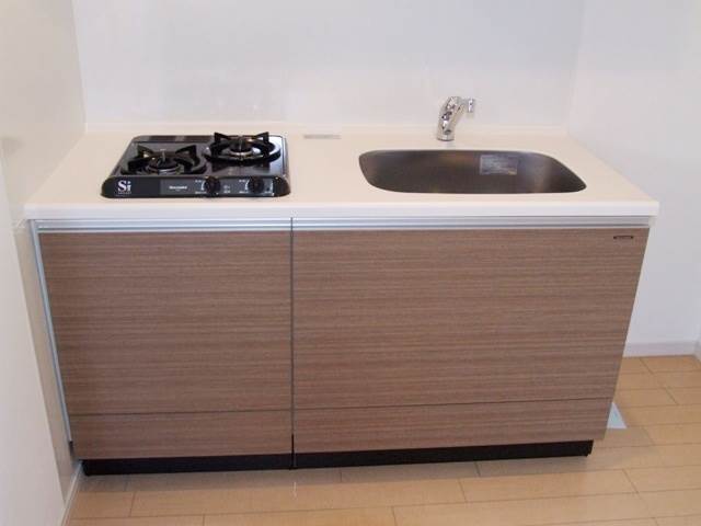 ２口のシステムキッチンで料理が捗ります