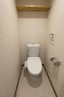 温水洗浄便座付きです。