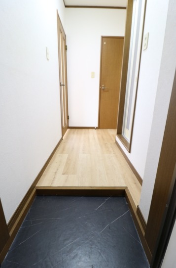 玄関からはこのような感じです。