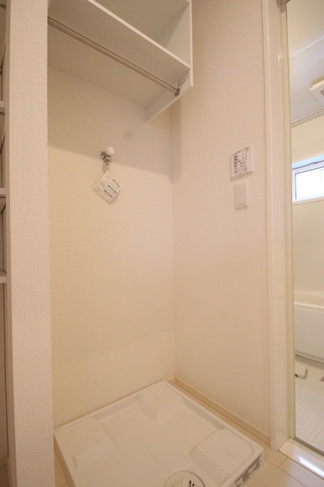 もちろん室内洗濯機置き場付きです。