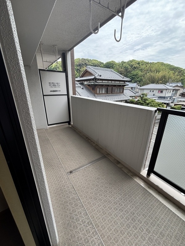 天気のいい日はこちらで洗濯物を干せます